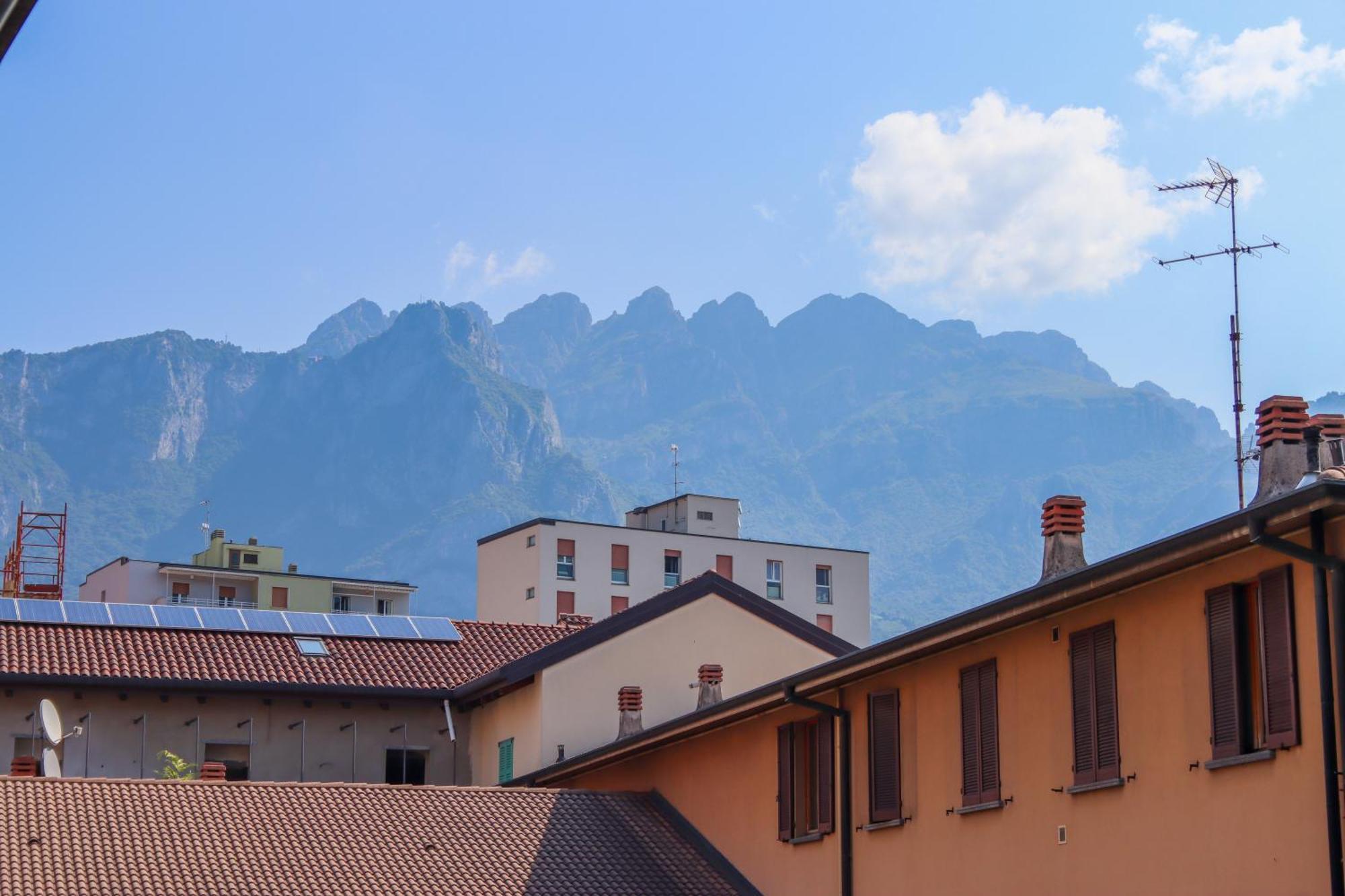 Casa Ardo Wifi & Free Parking In Lecco Center Apartment Екстериор снимка