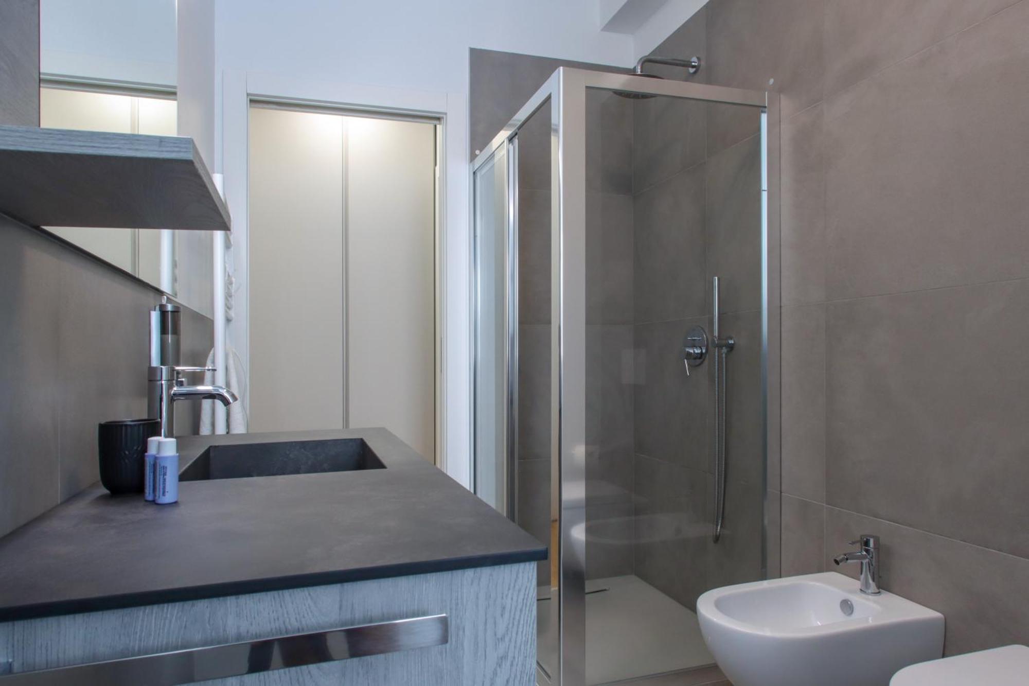 Casa Ardo Wifi & Free Parking In Lecco Center Apartment Екстериор снимка